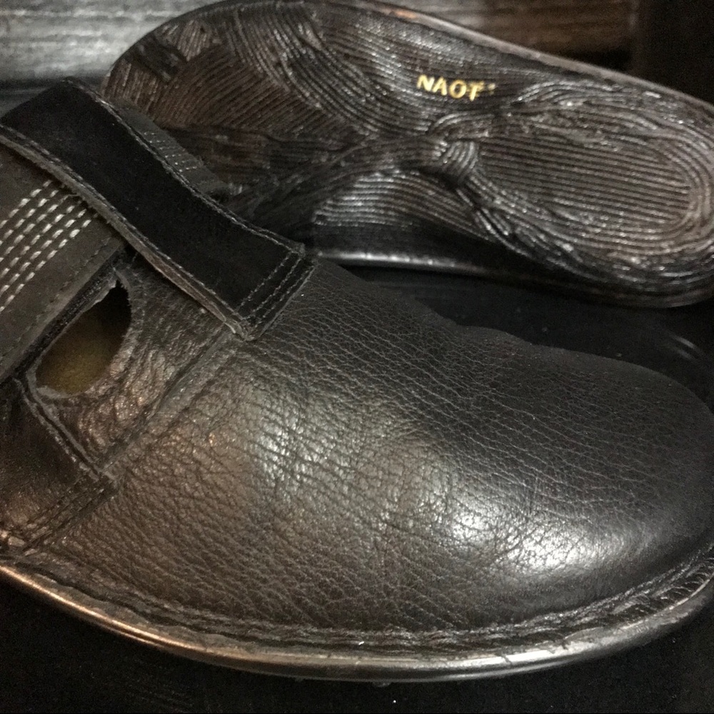 NAOT Premium leather sandals Mint cond.
